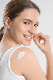 多角度背立式动作示范图片及技巧解析